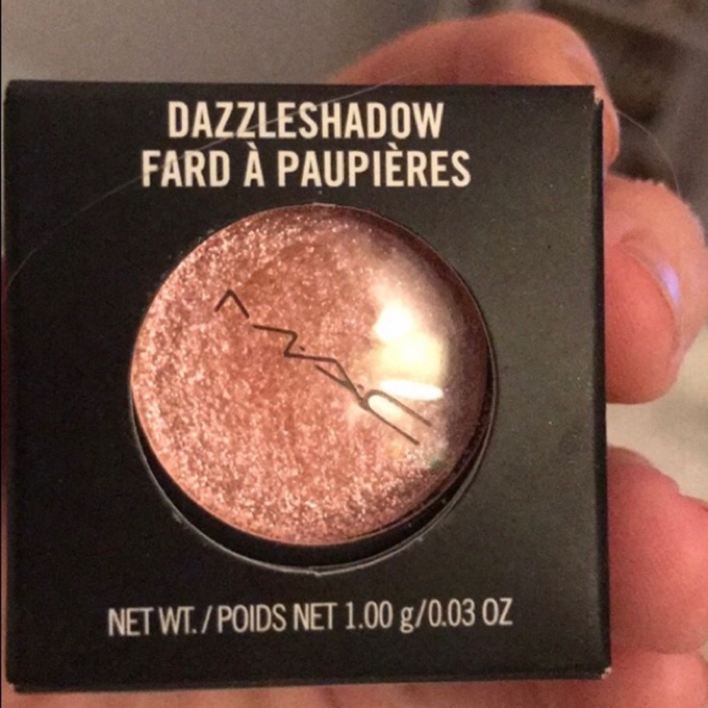 Mac eyeshadow BUNDLE WITH 2 MORE ITEMS ONLY